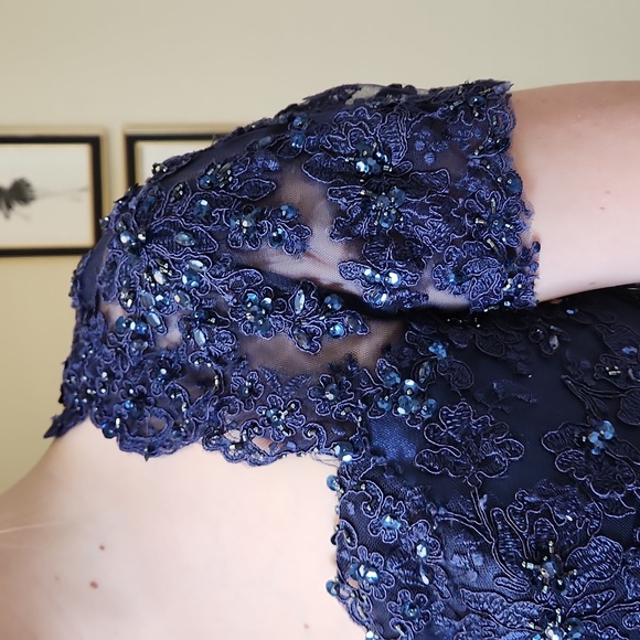 Size 8 bright navy lace formal cocktail by MGNY Mori Lee - Picture 5 of 12